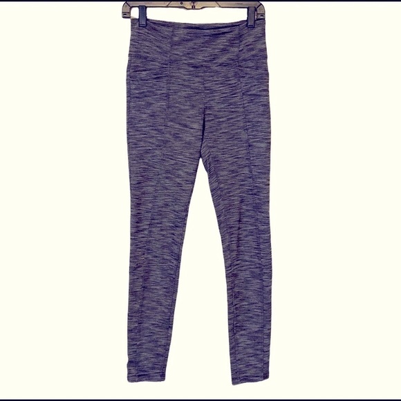 Athleta gray marled leggings. Wide 4” waistband. Size Small
C - Picture 12 of 12